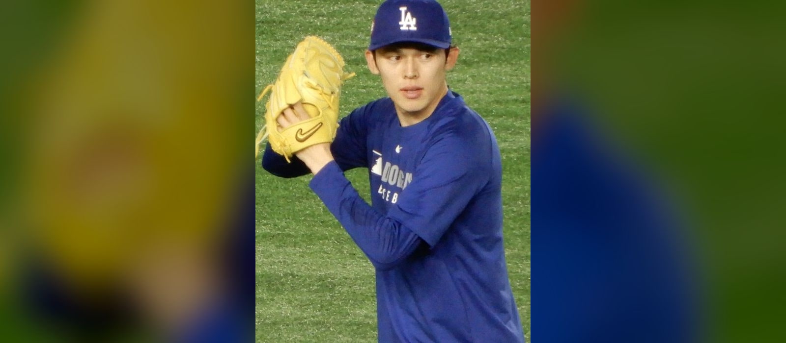 Roki Sasaki warming up